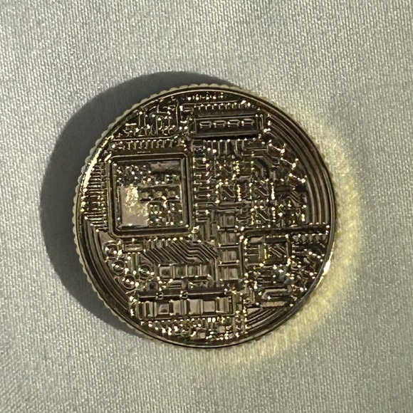 Zuru Mini Brands Bitcoin - Picture 2 of 4